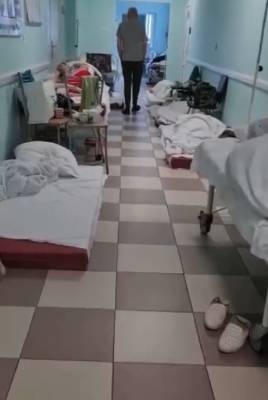 Комздрав Петербурга проводит проверку из больницы, где ковидные пациенты лежат на полу
