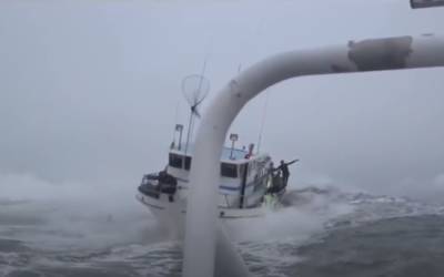 Катер с 14 пассажирами попал в беду в Азовском море: детали спасательной операции