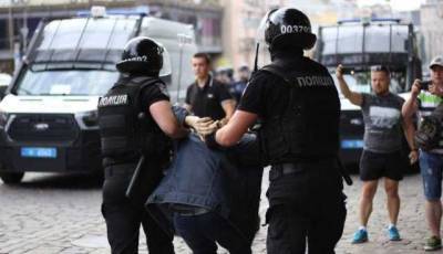Полиция провела рейд по хостелам в Киеве