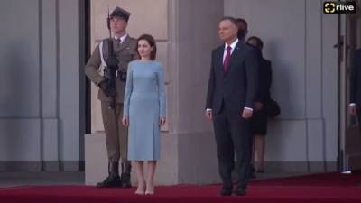 Президент Молдавии в Польше: Дуда держит за Санду кулачки