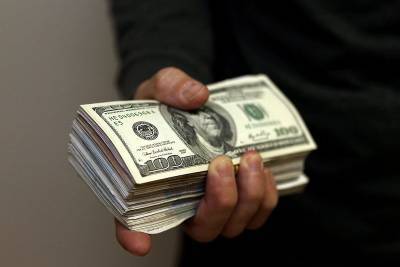Неизбежно: экономист рассказал об отказе России от доллара