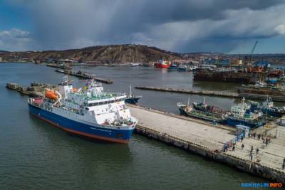 "Адмирала Невельского" накормят 500 тоннами топлива за 24 миллиона рублей