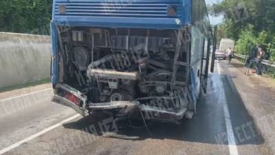 Видео последствий ДТП с двумя перевозившими детей автобусами на Кубани