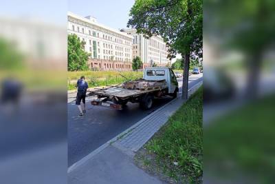 В Петербурге «Газель» лишилась кузова после столкновения с автобусом