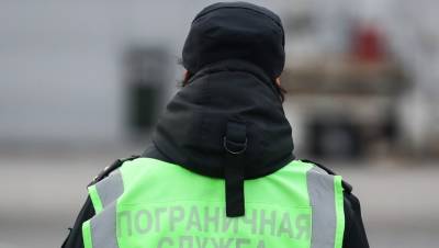 Петербурженку оштрафовали за ввоз контрафактного джемпера Chanel