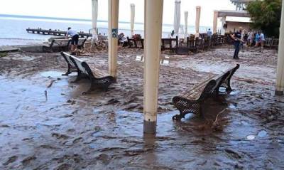 В Ялте объявили два дополнительных выходных из-за сильного наводнения