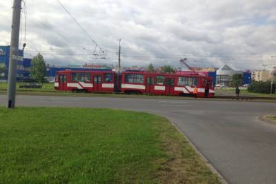 Петербуржцы пожаловались на выключенные кондиционеры в трамвае №100