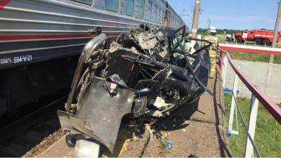 В Башкирии автомобиль попал под поезд: водитель скончался
