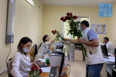 Дагестанских медиков поздравили с профессиональным праздником