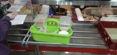 В Сыктывкаре организовали питание для закрытых на карантин в общежитии студентов