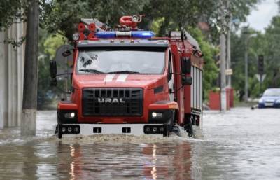 МЧС отправило в Крым дополнительную группировку для ликвидации последствий наводнения