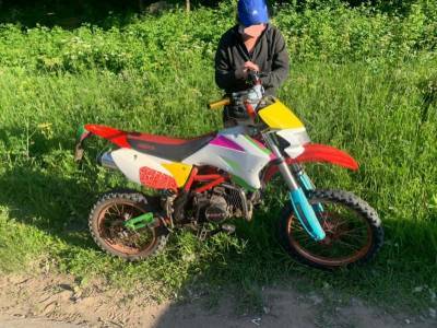 На Ореховом озере поймали мотоциклиста без прав и шлема