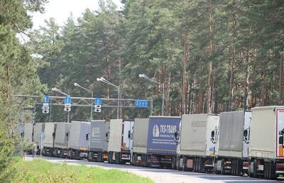 В очереди на выезд из Беларуси в ЕС стоят более 1 тыс. фур