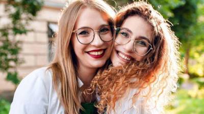 Сестры-близнецы из Львова будут работать врачами в Израиле