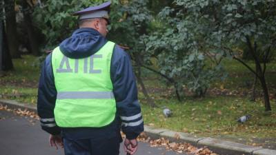 Пьяный полицейский протаранил грузовик в Подольске и скрылся