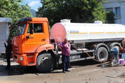Северная Осетия передала в Крым партию бутилированной воды для пострадавших от паводка