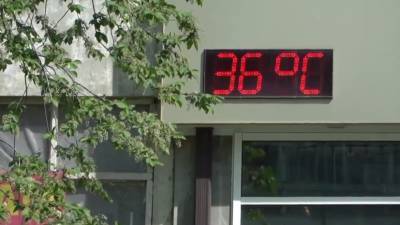 «Опасное солнце» и температурные рекорды: в ряд регионов России пришла аномальная жара