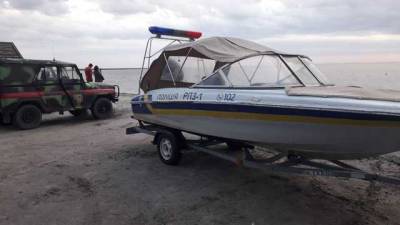 В Кирилловке катер с туристами едва не унесло в открытое море