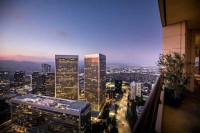 Звезда "Друзей" продал одну из самых дорогих квартир Лос-Анджелеса