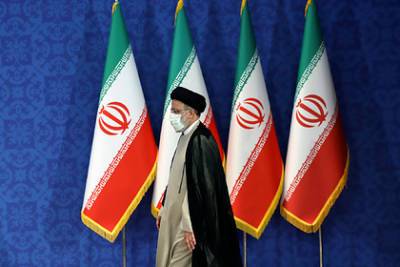 Али Хаменеи - Ибрагим Раиси - Джо Байден - Названа единственная уступка Байдену от нового президента Ирана - lenta.ru - Иран - Брюссель