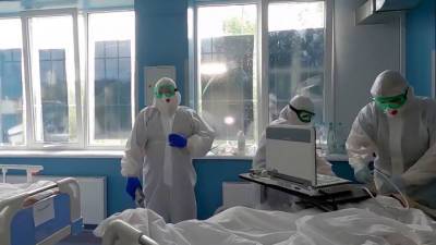 Россия против коронавируса: справка о вакцинации становится самым расхожим документом