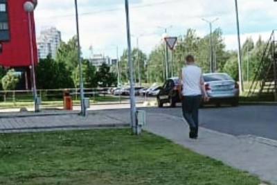 Полиция нашла мужчину, пытавшегося увести детей с площадки