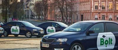 Таксист Bolt утопил авто под Киевом: видео