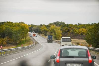 В регионах РФ могут появиться штрафы за выброс мусора из авто
