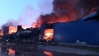 Пожар на складе в Подмосковье локализовали на площади 8 тыс. кв. м