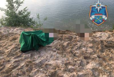 Трое молодых людей утонули в карьере в Ленинградской области