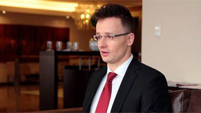 Венгерский министр хочет, чтобы Украина разрешила госуправление на языках меньшинств