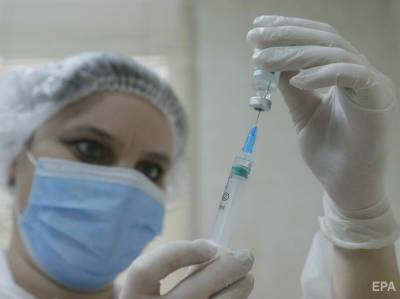 В понедельник прививки от коронавируса делали не во всех регионах Украины
