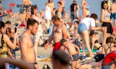 «Даже в страшном сне не привидится»: в Анапе туристы заполонили пляжи