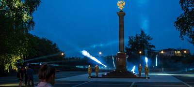 «Лучи Победы» прорвались сквозь дым в небо Петрозаводска (ФОТО и ВИДЕО)