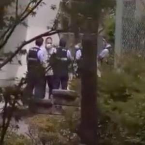 В Японии мужчина с ножом ранил пять человек. Видео