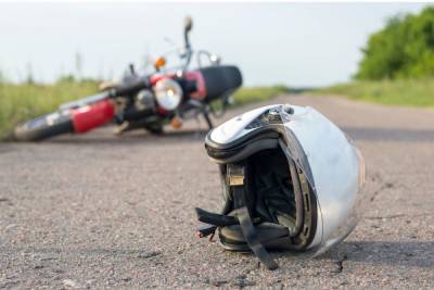 Несколько мотоциклистов чуть не погибли в Новгородской области