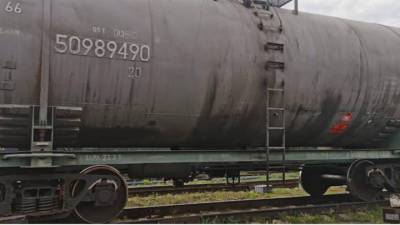 На железной дороге в Челябинске произошла утечка ядовитого топлива