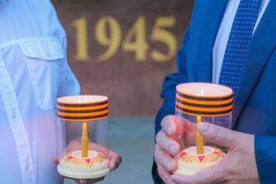 Мичуринцы зажгли свечи в День памяти и скорби на Площади Славы