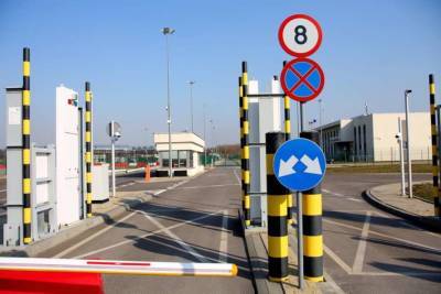 Польша объявила о возобновлении работы автомобильных пунктов пропуска на границе с Украиной