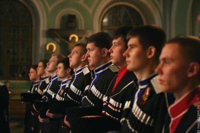 Ставропольские полицейские поблагодарили юных казаков за спасение девушки