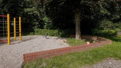 В Саксонии детоненавистник рассыпал на детской площадке яд от улиток: двое малышей пострадали