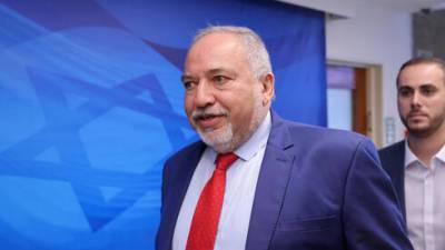 Либерман против "махеров": почему глава НДИ запретил депутатам общаться с лоббистами