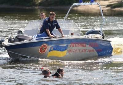 В Киевском водохранилище ищут двух пропавших людей: из них один ребенок