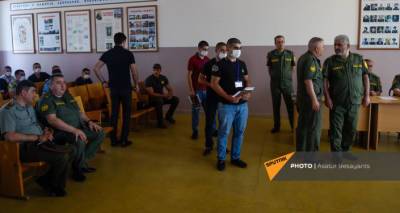Война и героизм товарищей обязывает: как будущих солдат провожают в армянскую армию