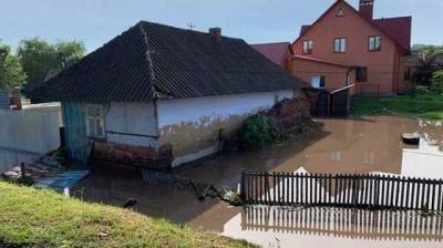 Вода в домах и во дворах: в Украине непогода наделала беды