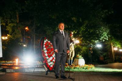 В Астрахани память павших солдат почтили акцией «Свеча памяти»