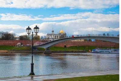 Великий Новгород в День памяти и скорби осветили «Лучи Победы»