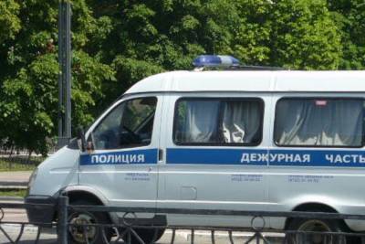 Полицейский получил удар ножом на ярмарке в Белгородской области