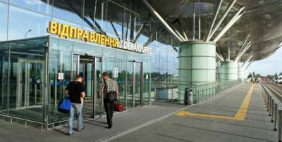 В "Борисполе" десятки пассажиров опоздали на рейс в Турцию, экс-звезда "Орел и решка" обвинила МАУ в халатности