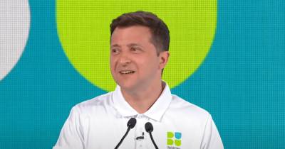 Зеленский в футболке и кроссовках анонсировал программу "Здоровая Украина" (видео)